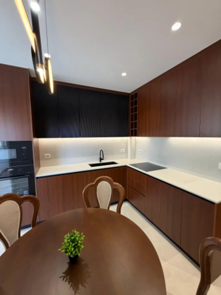 Tirane, shitet apartament 2+1 Kati 4, 102 m² 250.000 € 