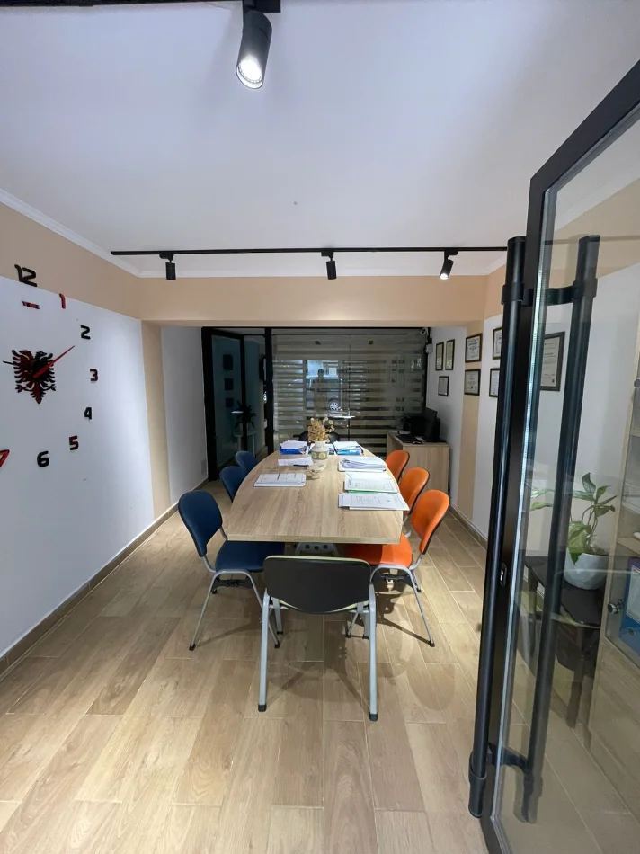 Tirane, shitet zyre Kati 0, 41 m² 105.000 € (Shkolla Pjeter Budi)