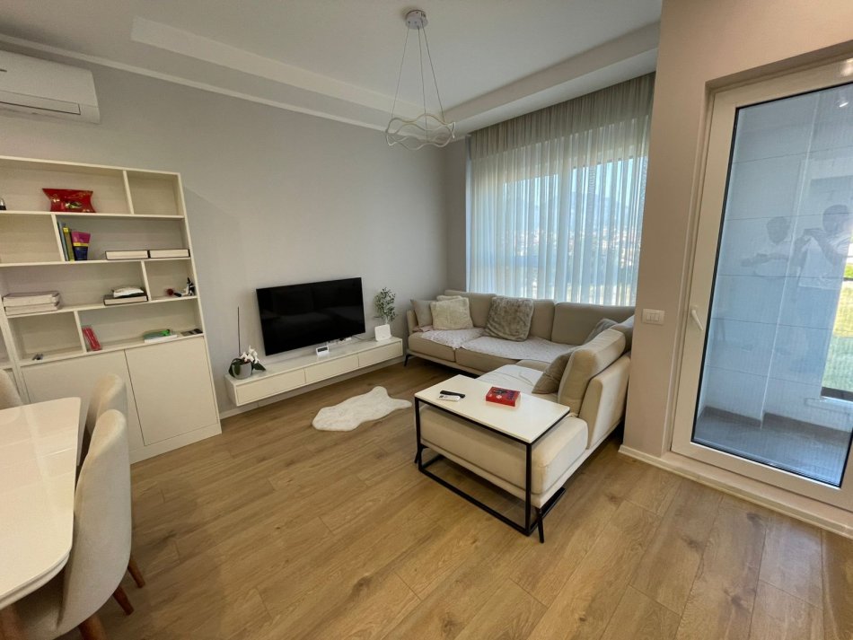 Tirane, jepet me qera apartament 1+1 Kati 4, 60 m² 500 € 