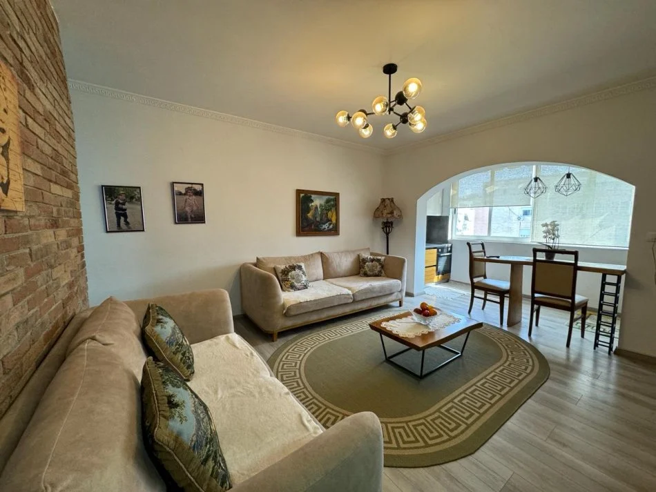 Tirane, jepet me qera apartament 1+1 Kati 9, 75 m² 550 € (Medar Shtylla)