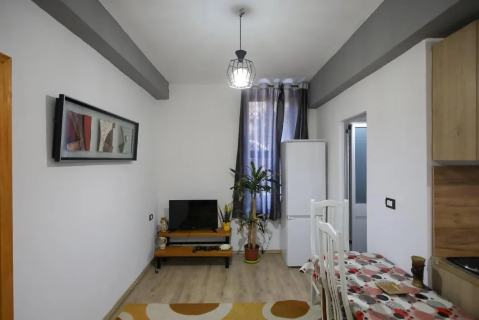 Durres, jepet me qera apartament 1+1 Kati 0, 50 m² 250 € 