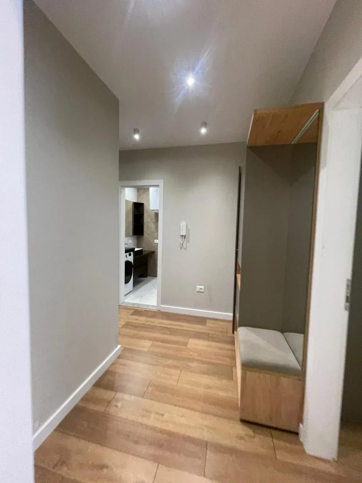 Astir jepet me qera apartament 1+1+Ballkon Kati 4, 70 m² 450 € (Bulevardi Migjeni)