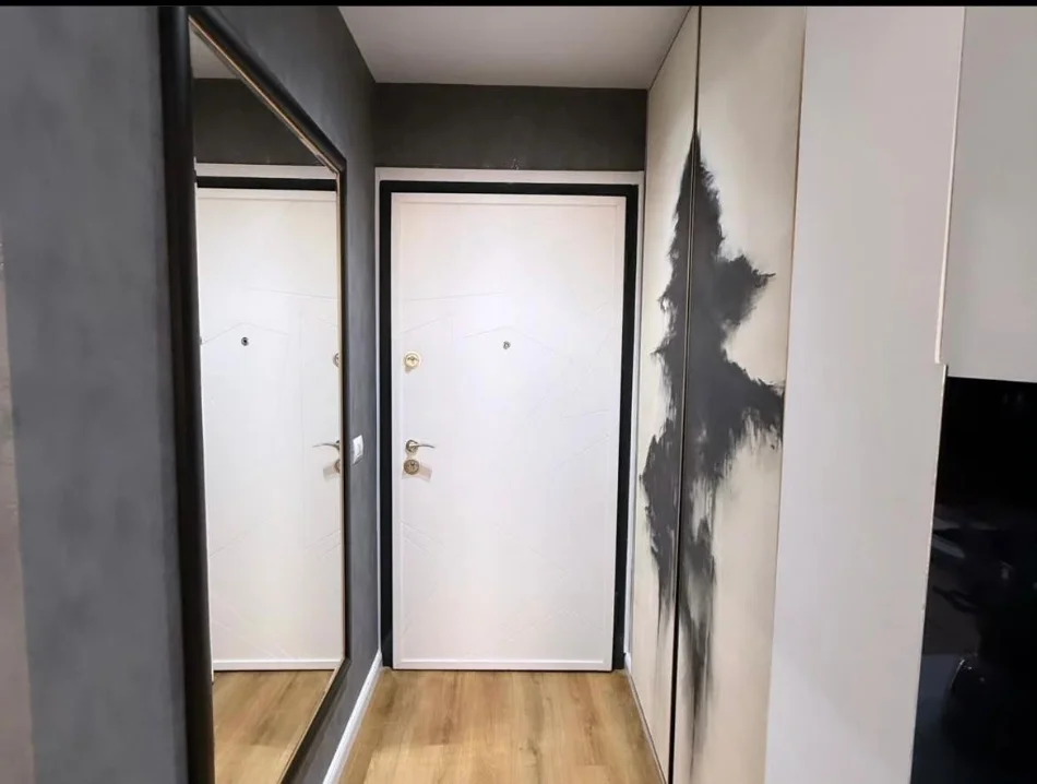 Tirane, jepet me qera apartament 1+1+Ballkon Kati 6, 77 m² 800 € (21 Dhjetori)