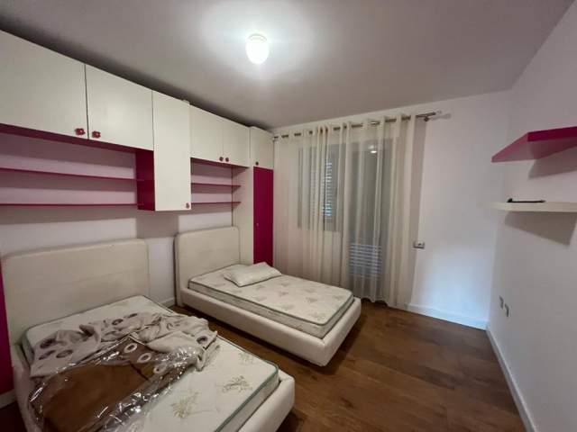 Tirane, jepet me qera apartament 2+1+A+BLK Kati 1, 76 m² 450 Euro (IRFAN TOMINI)
