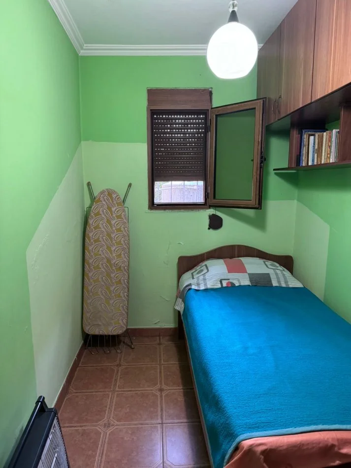 Tirane, jepet me qera apartament 2+1+Ballkon Kati 1, 80 m² 500 € (Bulevardi Bajram Curri)