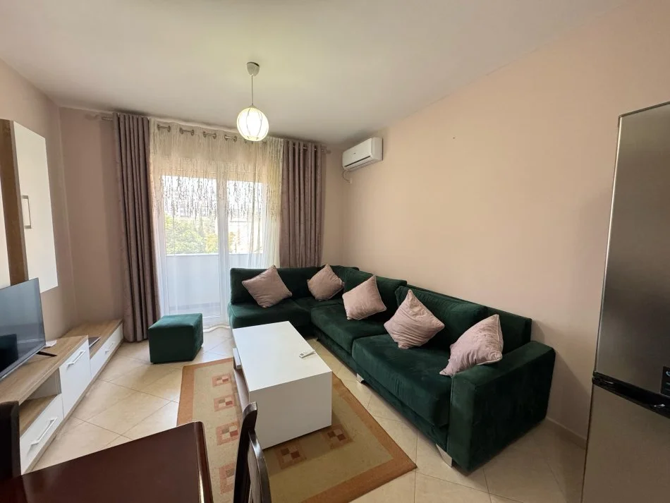 Tirane, jepet me qera apartament 2+1 Kati 2, 91 m² 550 € (Rruga 5 maji)