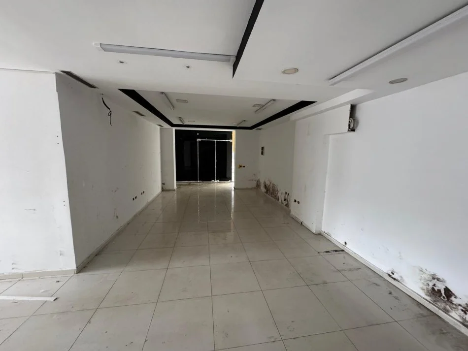 Tirane, jepet me qera ambjent biznesi Kati 0, 85 m² 1.000 € (Brryl,Materniteti i Ri)