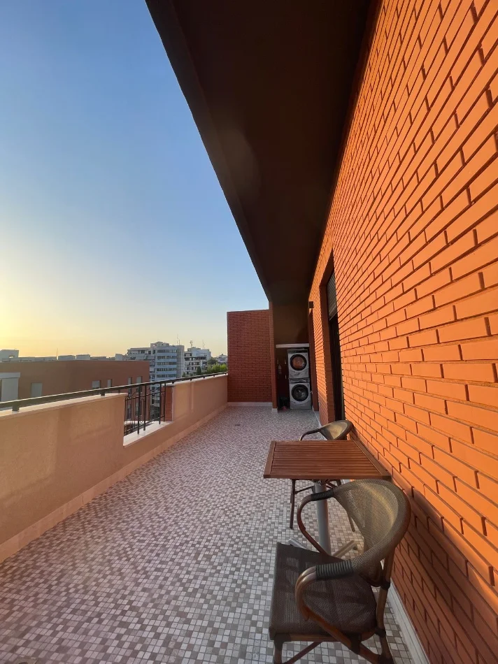 Tirane, jepet me qera apartament 2+1+Ballkon , 131 m² 1.500 € (Kompleksi Delijorgji)