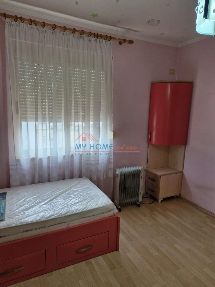 Tirane, jepet me qera apartament 2+1+Ballkon Kati 5, 106 m² 750 € (Rruga e Kosovareve)