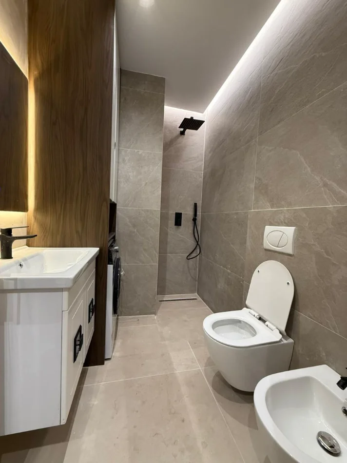 Tirane, shitet apartament 1+1 , 52 m² 150.000 € (mine peza)