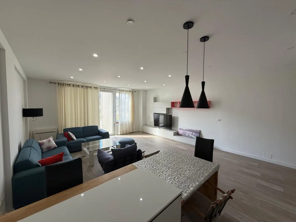 Tirane, jepet me qera apartament 2+1 Kati 0, 150 m² 1.500 € (Residenca Kodra e Diellit 2)