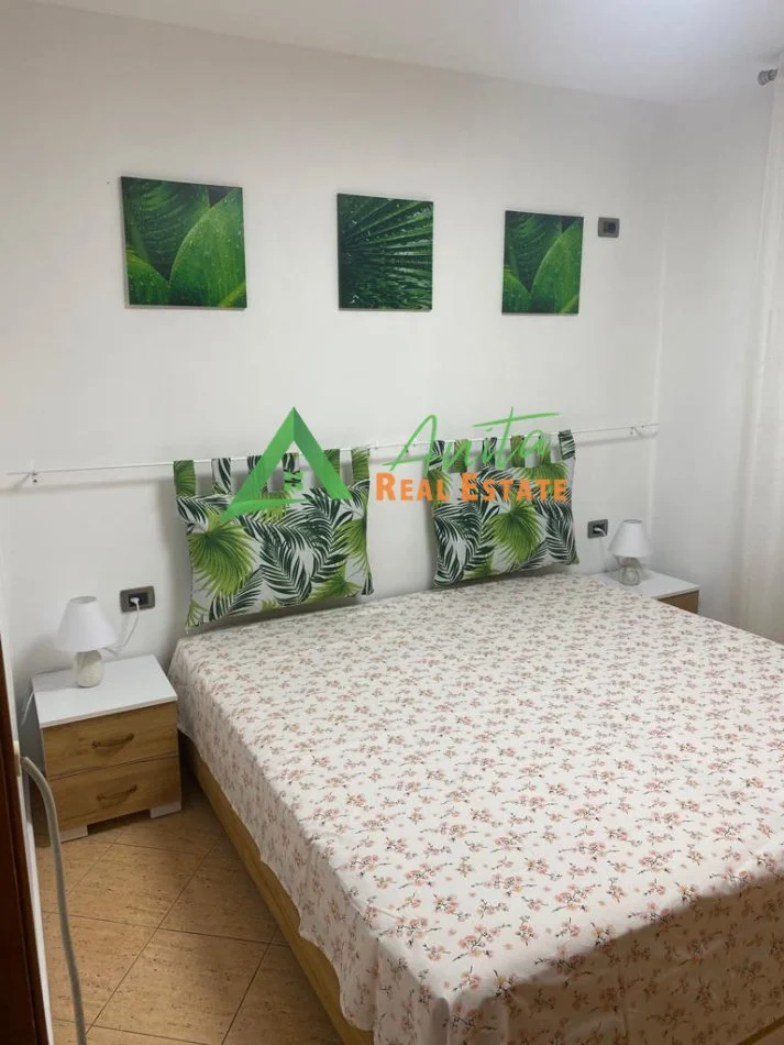 Tirane, jepet me qera apartament 1+1 Kati 5, 52 m² 50 000 Leke (Qender)