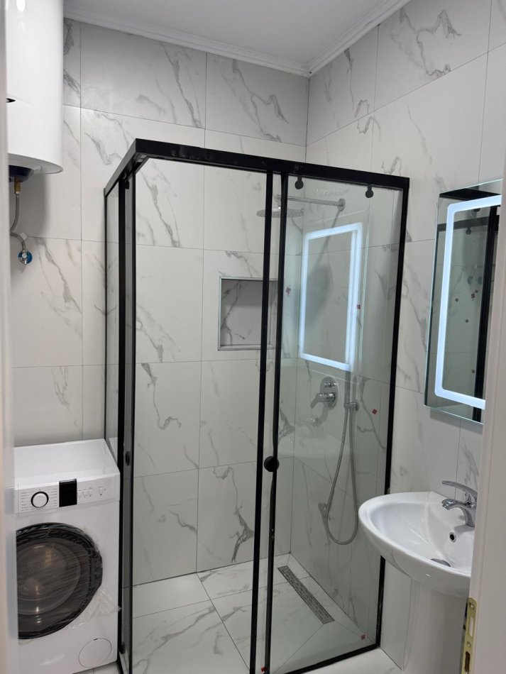 Tirane, jepet me qera apartament 1+1 Kati 5, 65 m² 500 € (Urban Gate)