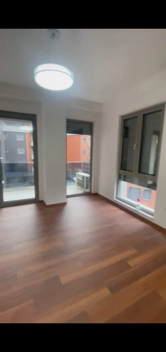 Tirane, jepet me qera apartament 2+1+BLK Kati 6, 60 m² 650 Euro (rruga kavajes)