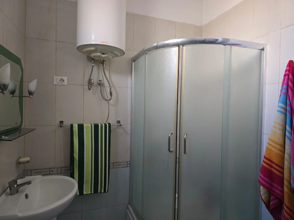 Tirane, jepet me qera apartament 2+1 Kati 3, 90 m² 600 € 