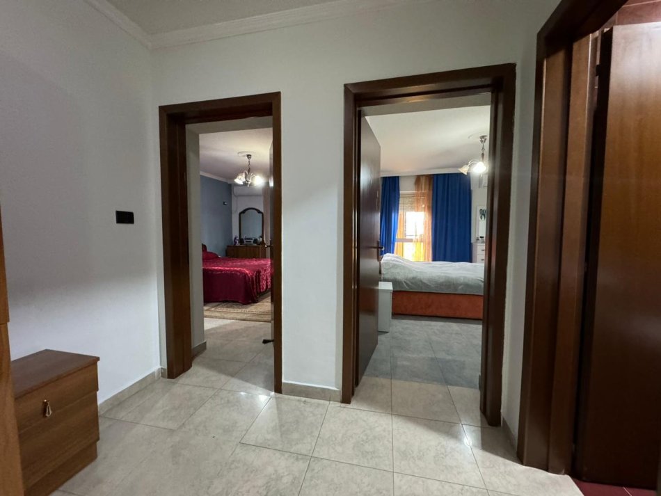 Tirane, shitet apartament 2+1 , 129 m² 250.000 € 