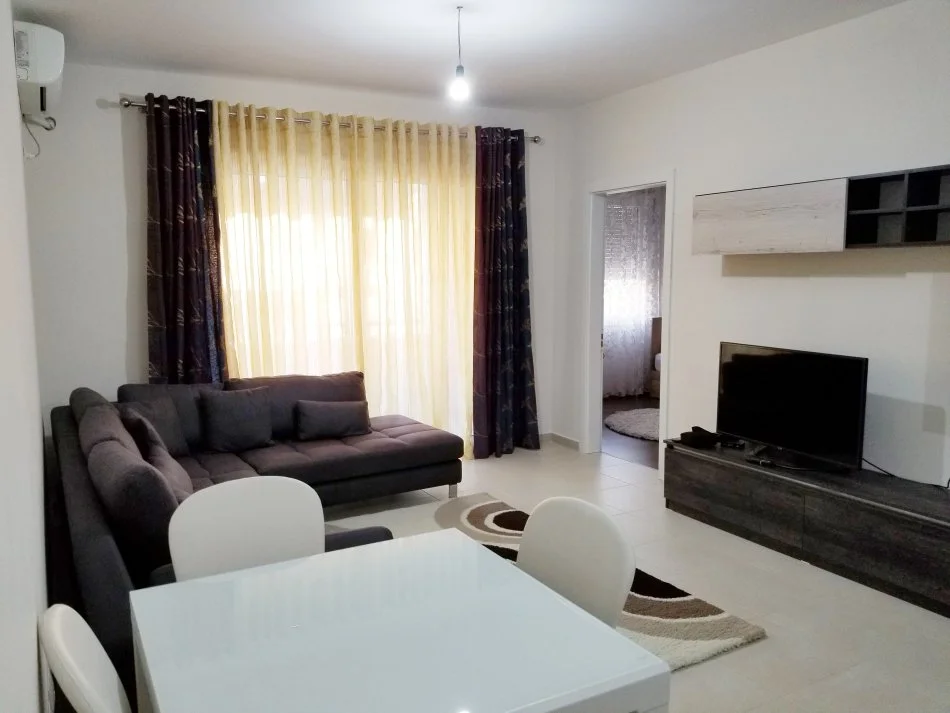 Tirane, jepet me qera apartament 2+1+Ballkon Kati 7, 520 € (Aleksander Moisiu -Kinostudio)