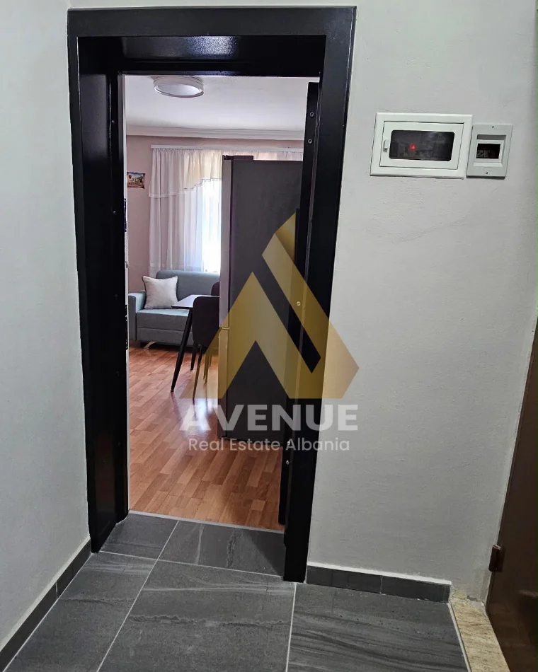 Tirane, jepet me qera apartament 1+1+Ballkon Kati 4, 60 m² 500 € (Rruga Mihal Grameno)