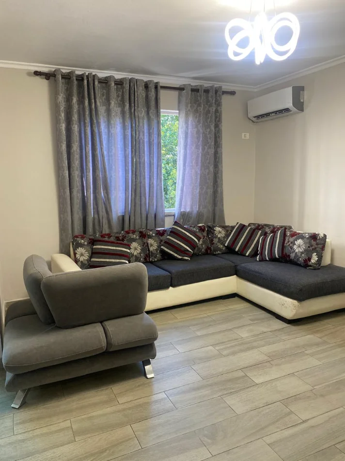 Tirane, jepet me qera apartament 1+1 Kati 3, 65 m² 500 € (Perballe Delijorgjit)