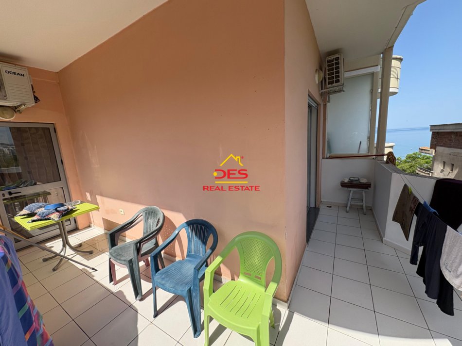 Vlore, jepet me qera apartament 1+1+Ballkon Kati 5, 70 m² 450 € (Rruga Dhimitër Konomi)