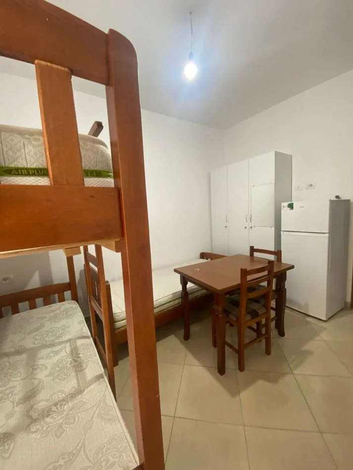 Tirane, jepet me qera garsonier 1+1 Kati 2, 33 m² 280 € (rruga elbasanit)