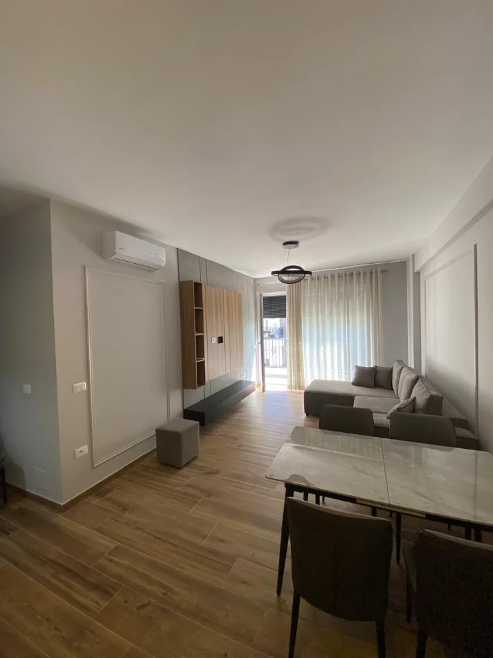 Tirane, jepet me qera apartament 1+1+Ballkon Kati 6, 76 m² 630 € (Don Bosko perball Gjykates Administrative)