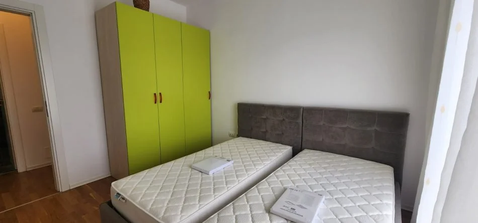 Tirane, jepet me qera apartament 2+1+Aneks+Ballkon Kati 4, 108 m² 800 € (ne Selite)