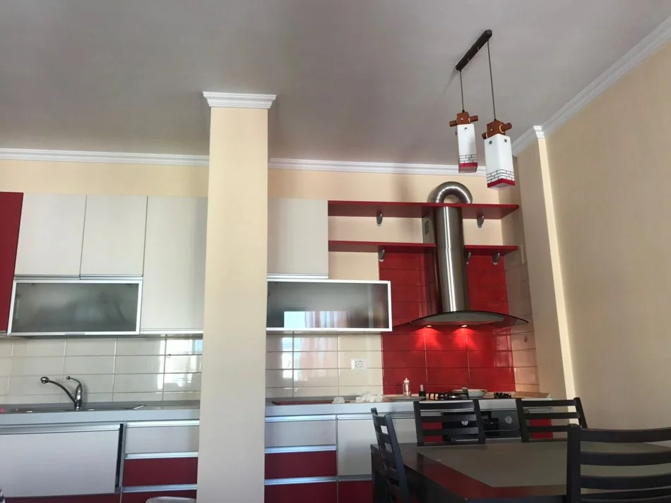 Tirane, jepet me qera apartament 1+1+Ballkon Kati 7, 70 m² 500 € (komuna e parisit)