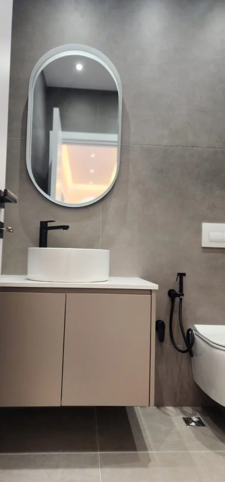 Tirane, jepet me qera 2+1+Ballkon Kati 5, 100 m² 1.800 € (tek Rruga e Kosovareve)