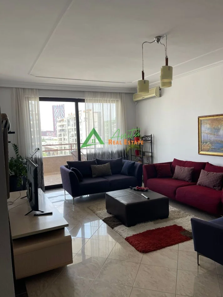 Tirane, jepet me qera apartament 2+1+Ballkon Kati 8, 145 m² 800 € (Bllok)