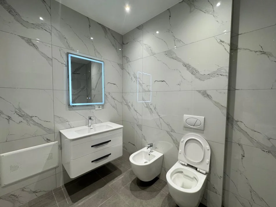 Tirane, shitet apartament 2+1+Ballkon Kati 5, 71 m² 185.000 € (Rruga Fortuzi Prane Shkolles Me Hipoteke)