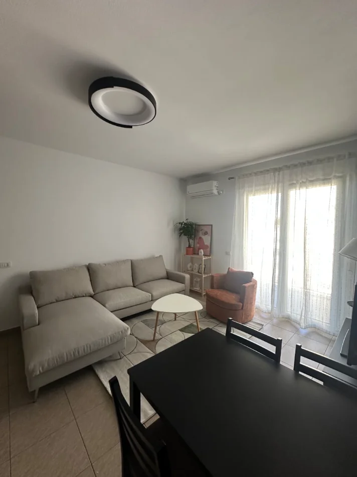 Tirane, jepet me qera apartament 1+1+Aneks+Ballkon Kati 8, 67 m² 650 € 