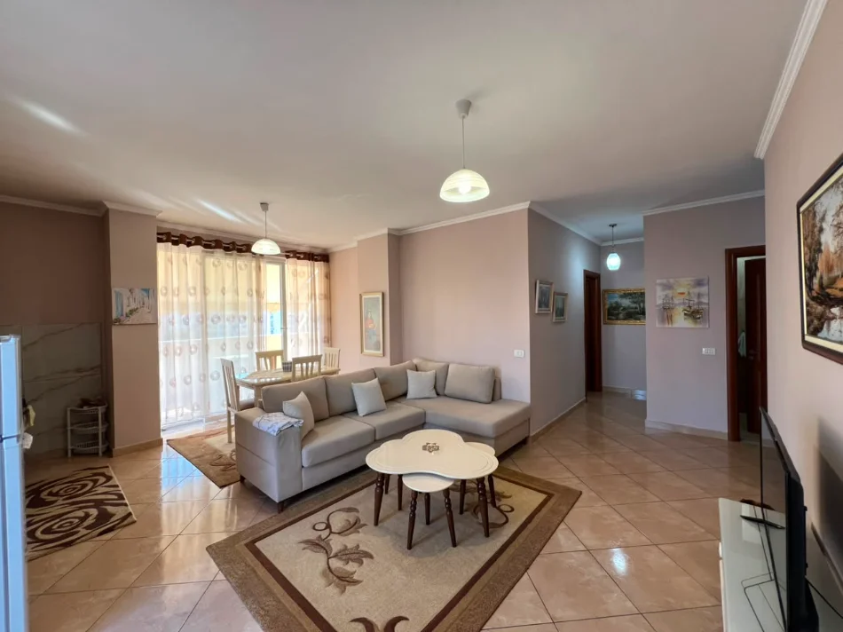 Tirane, jepet me qera apartament 1+1+Ballkon Kati 6, 75 m² 550 € (Rruga Tefta Tashko Koco)