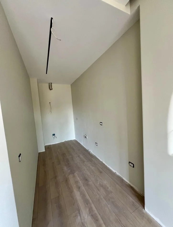 Tirane, jepet me qera apartament 1+1 Kati 7, 53 m² 800 € (Barrikadave)