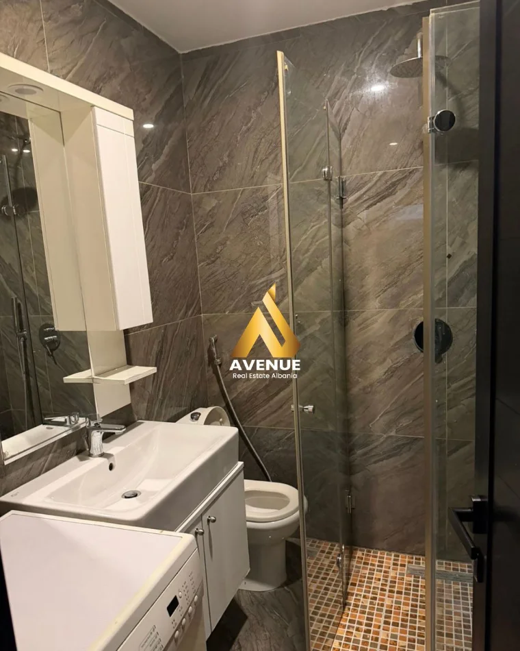Tirane, jepet me qera apartament 1+1 , (BULEVARDI ZOGU I)