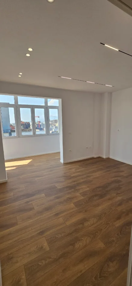 Tirane, shitet apartament 1+1+Ballkon Kati 11, 65 m² 165.000 € (Rruga Shefqet Musaraj)