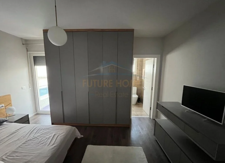 Tirane, jepet me qera apartament 2+1 Kati 4, 100 m² 700 € (Kopshti Zoologjik)