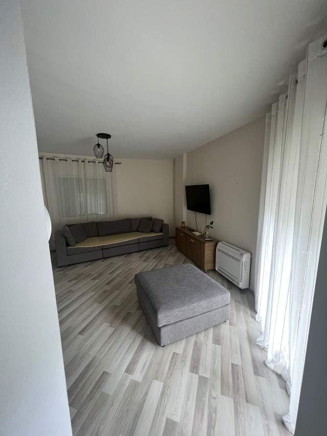 Tirane, jepet me qera apartament 1+1+BLK Kati 3, 64 m² 350 Euro (rruga e Dajtit)