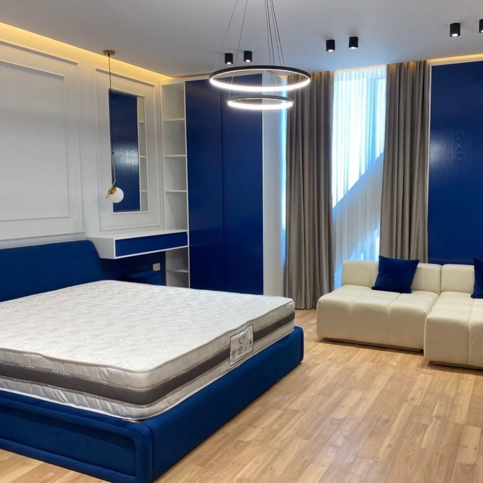 Tirane, jepet me qera garsonier 1+1 Kati 10, 580 € (Square 21)