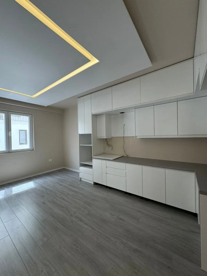 Tirane, shes 3+1, Kati 4, 133 m² 170,000 € (Astir)