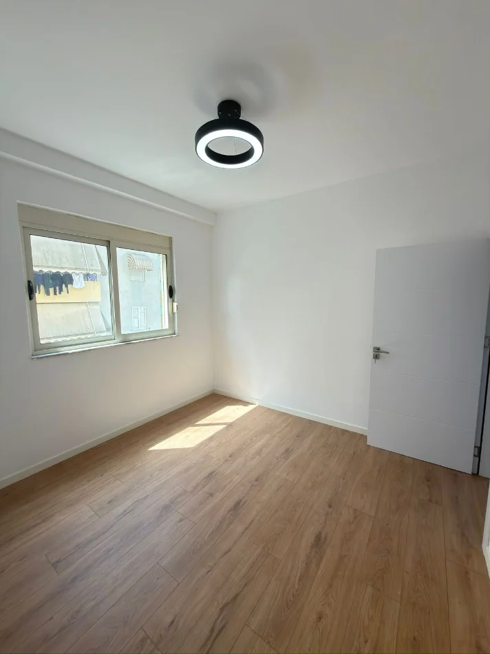 Tirane, shitet apartament 2+1+Ballkon Kati 2, 92 m² 175.000 € 