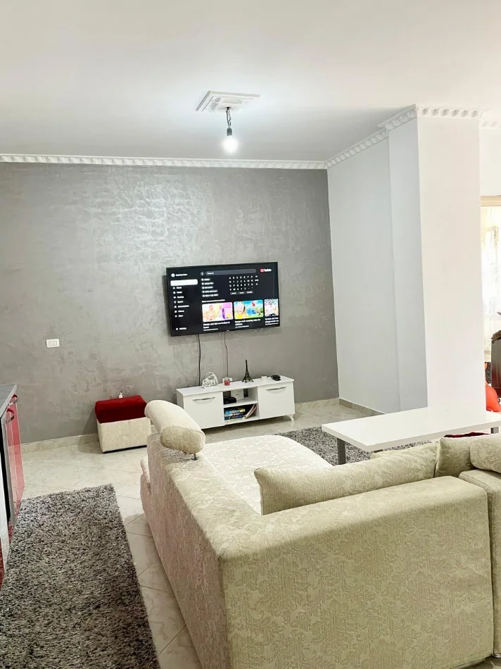 Tirane, jepet me qera apartament 2+1+Ballkon Kati 2, 90 m² 650 € (Pran Ish Hipotekes)