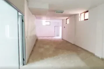 Tirane, shes ambjent biznesi Kati -1, 170 m² (Rruga Brryli)