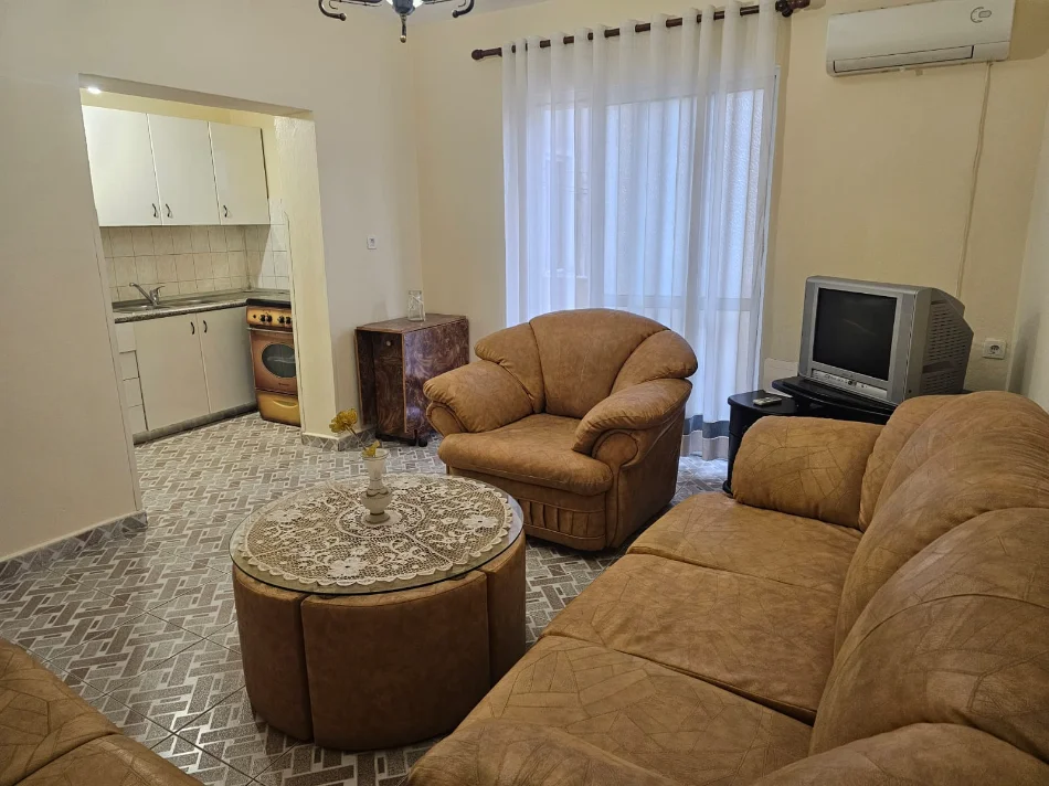 Tirane, jepet me qera apartament 3+1 Bulevardi Zogu i Pare , 90 m² 600 €
