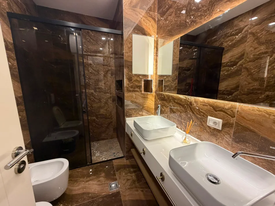 Tirane, shitet apartament 2+1 Kati 0, 400.000 € 