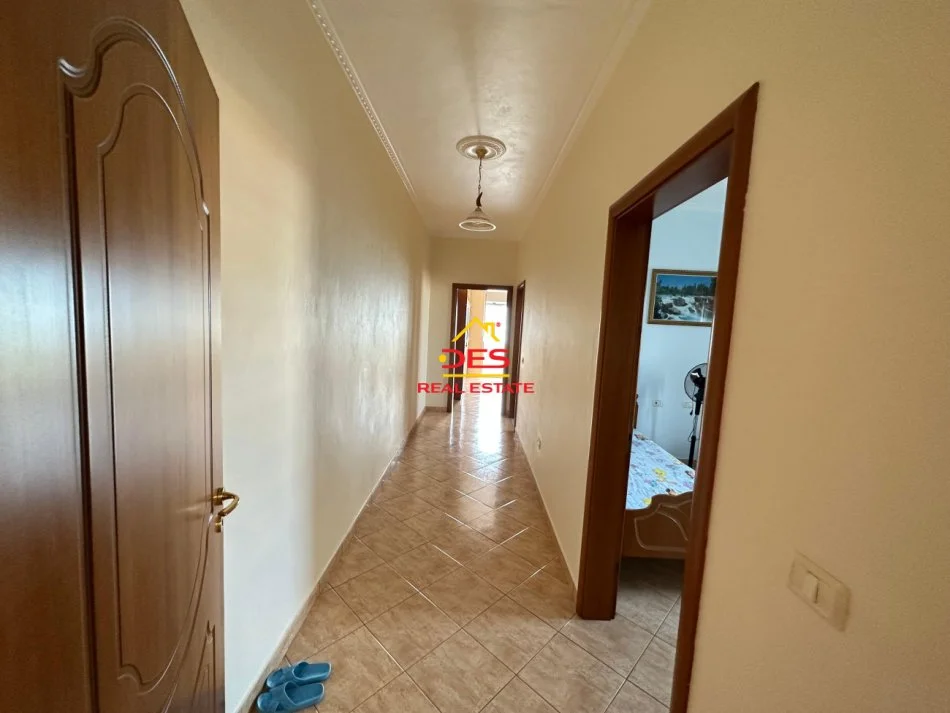 Vlore, shitet apartament 2+1+Ballkon Kati 2, 102 m² 320.000 € (Rruga Murat Tërbaçi)