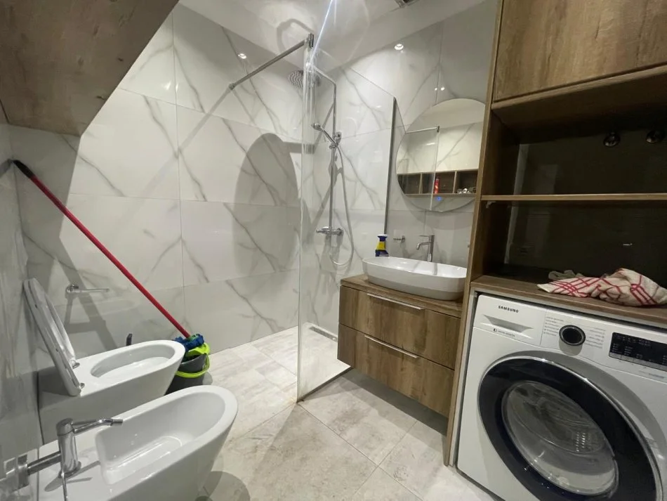 Tirane, jepet me qera apartament 2+1 Kati 8, 78 m² 650 € (Golden park 3)