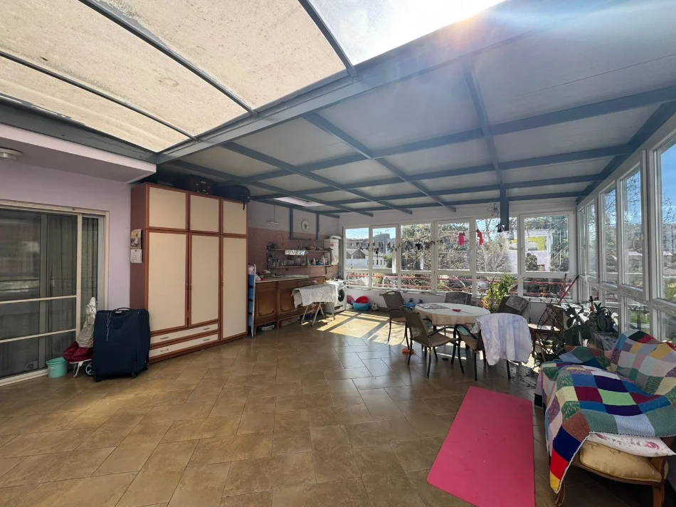 Tirane, jepet me qera 2+1 , 