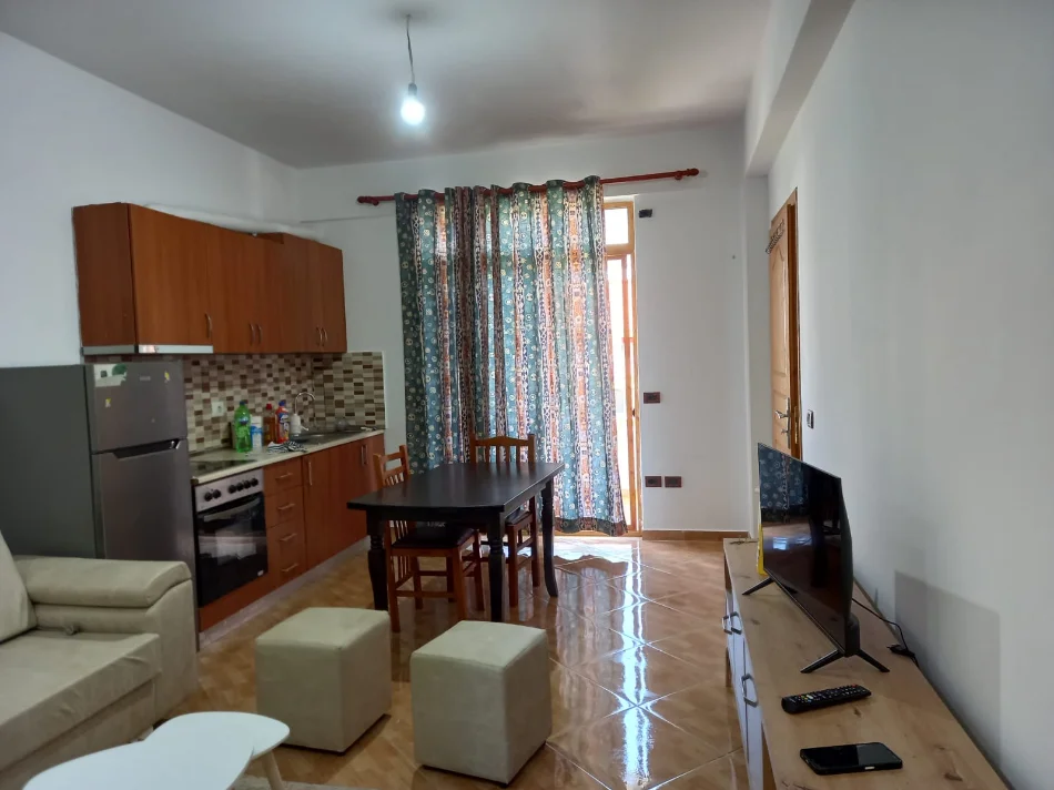 Tirane, jepet me qera apartament 1+1 Kati 4, 70 m² 350 € (Vila L Astir tek Pasticeri Nela)