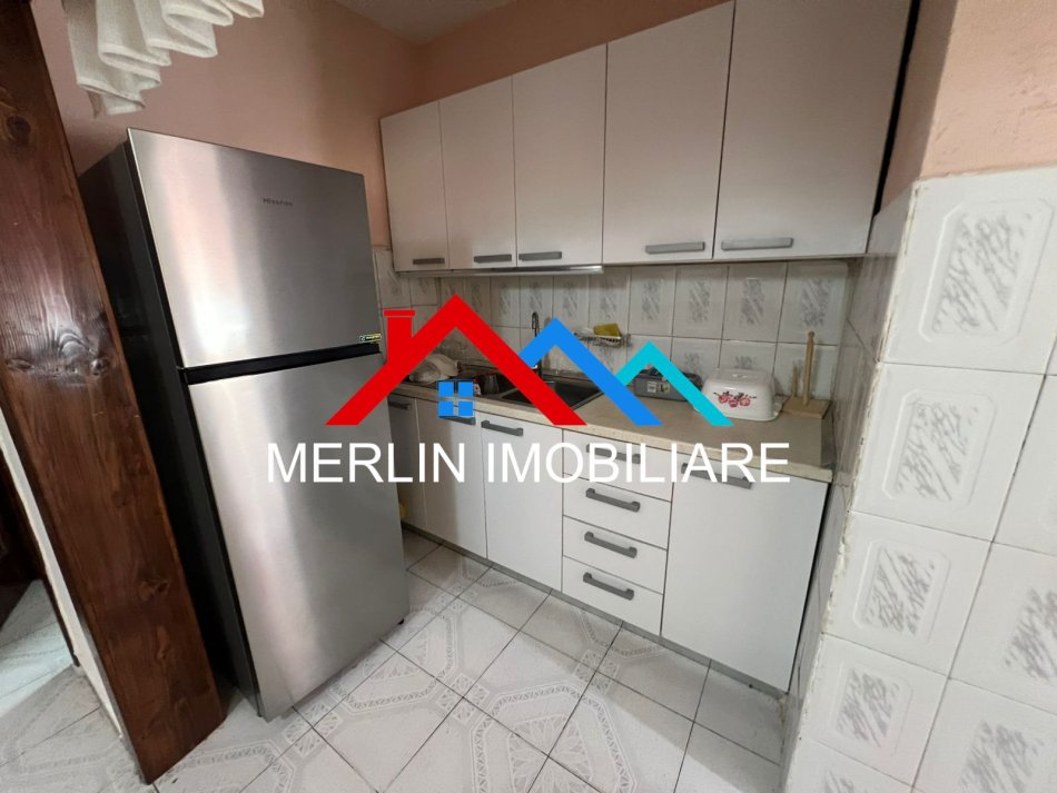 Tirane, jepet me qera apartament 2+1+Ballkon Kati 5, 67 m² 450 € (RRUGA NDRE MJEDA)